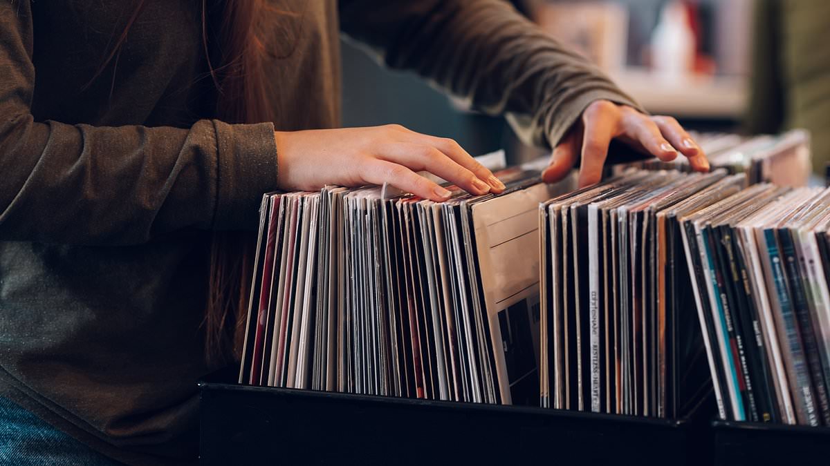 taylor-alert-–-the-return-of-the-record!-vinyl-revenues-are-set-to-overtake-cds-for-the-first-time-following-a-surge-in-popularity-for-retro-gadgets