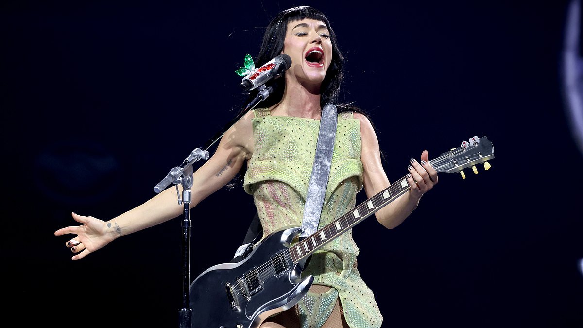 taylor-alert-–-katy-perry-is-slammed-for-‘copying’-famous-pop-stars’-tours-like-taylor-swift,-beyonce-and-olivia-rodrigo