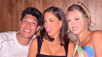 taylor-alert-–-jackson-mahomes-celebrates-turning-25-with-brother-patrick,-sister-in-law-brittany-and-friends-in-las-vegas