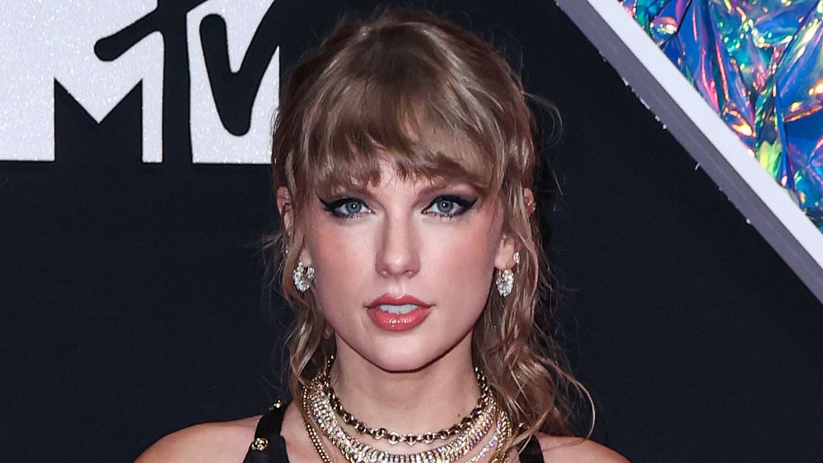 taylor-alert-–-taylor-swift-fans-melt-down-as-singer-skips-2025-american-music-awards-red-carpet
