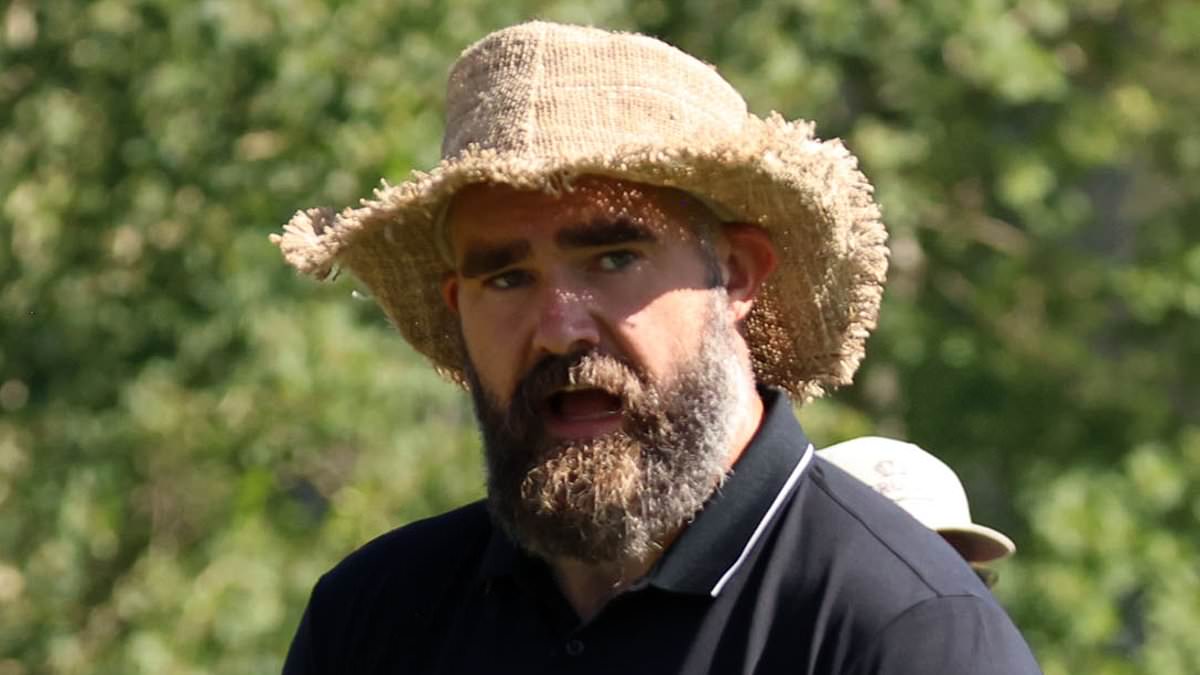 taylor-alert-–-jason-kelce-reveals-taylor-swift’s-influence-on-his-and-travis’-karaoke-performance