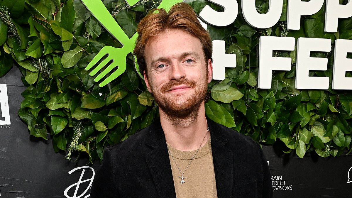 taylor-alert-–-billie-eilish’s-brother-finneas-details-extremely-‘cringeworthy’-interaction-with-taylor-swift-that-still-haunts-him