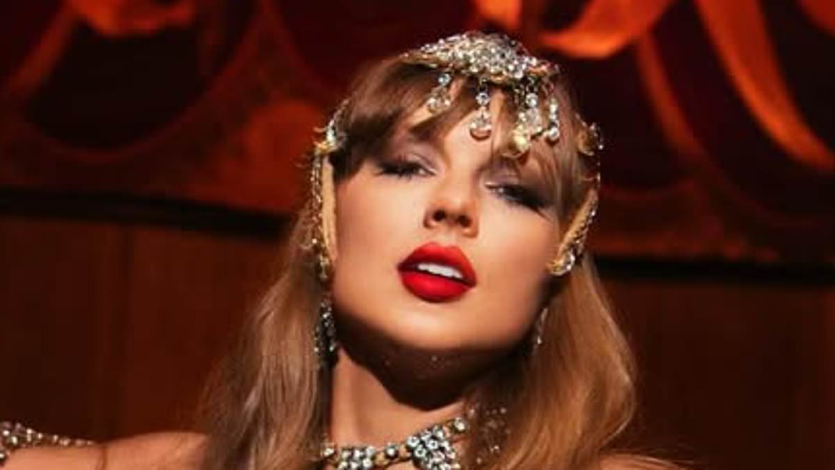 taylor-alert-–-why-taylor-swift’s-belly-button-is-trending-again-after-the-life-of-a-showgirl-album-announcement